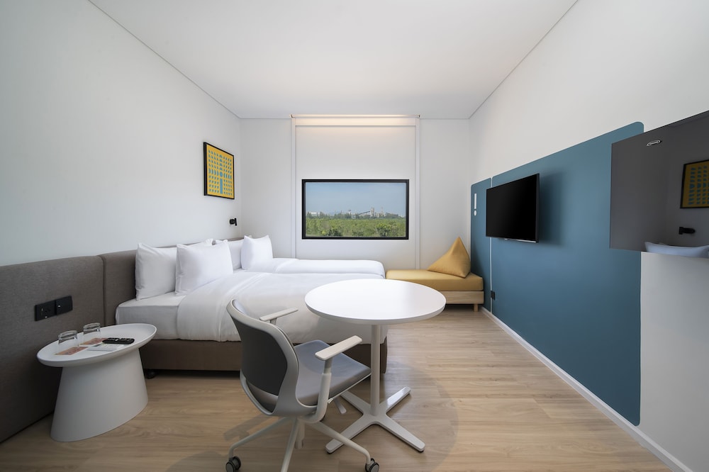 Standard Twin Room - Photo 13
