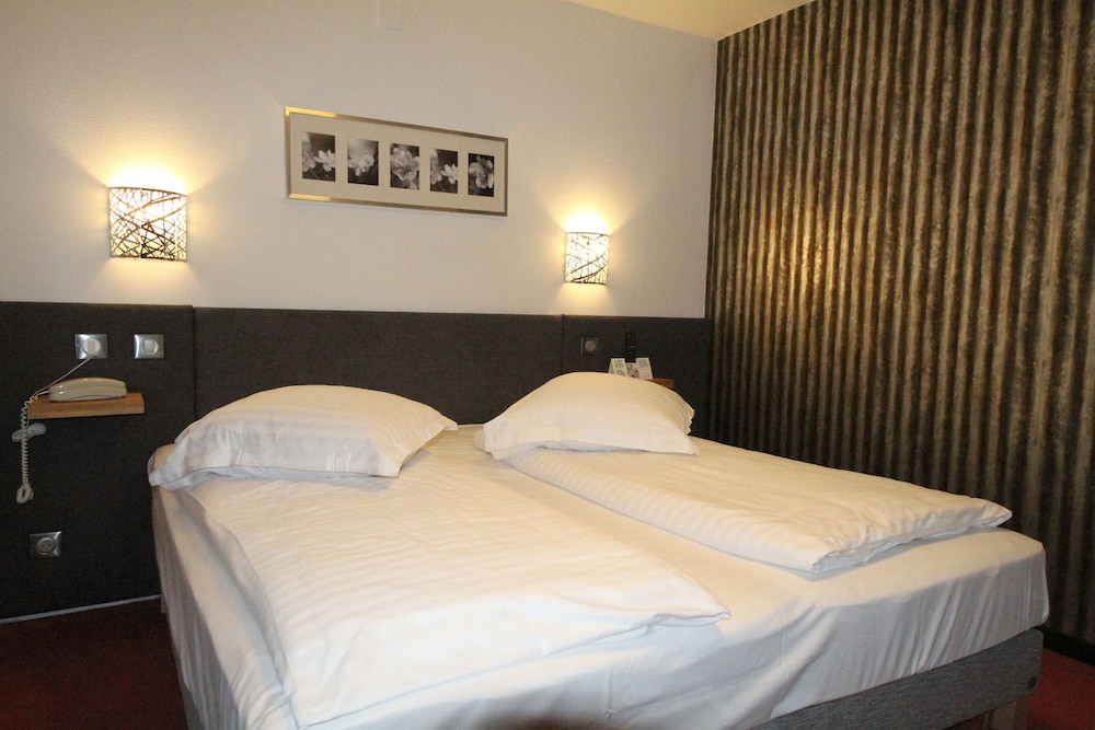 Superior Room, 1 King Bed, Non Smoking photo 3
