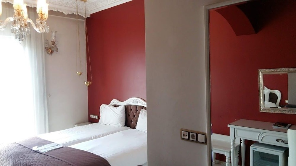 Basic Twin Room, Smoking photo 1