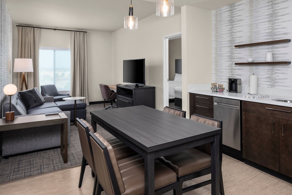 Suite, 1 Bedroom - Photo 3