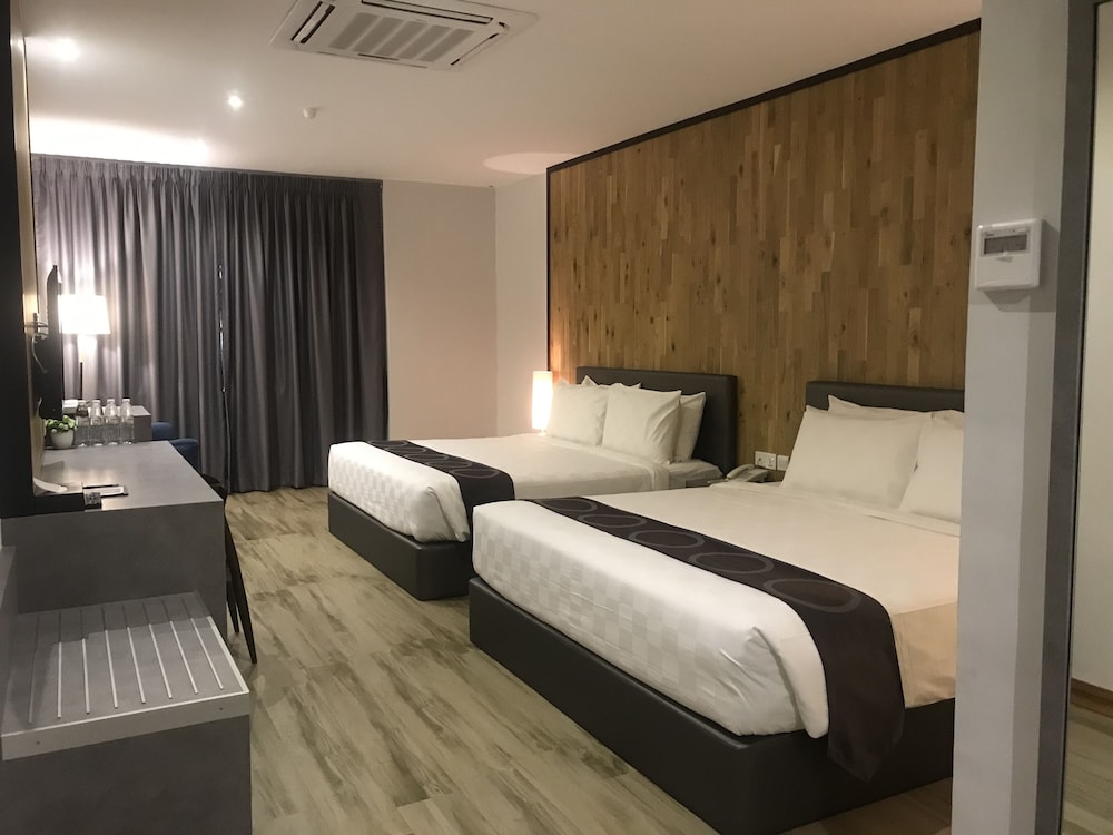 Family Suite, City View