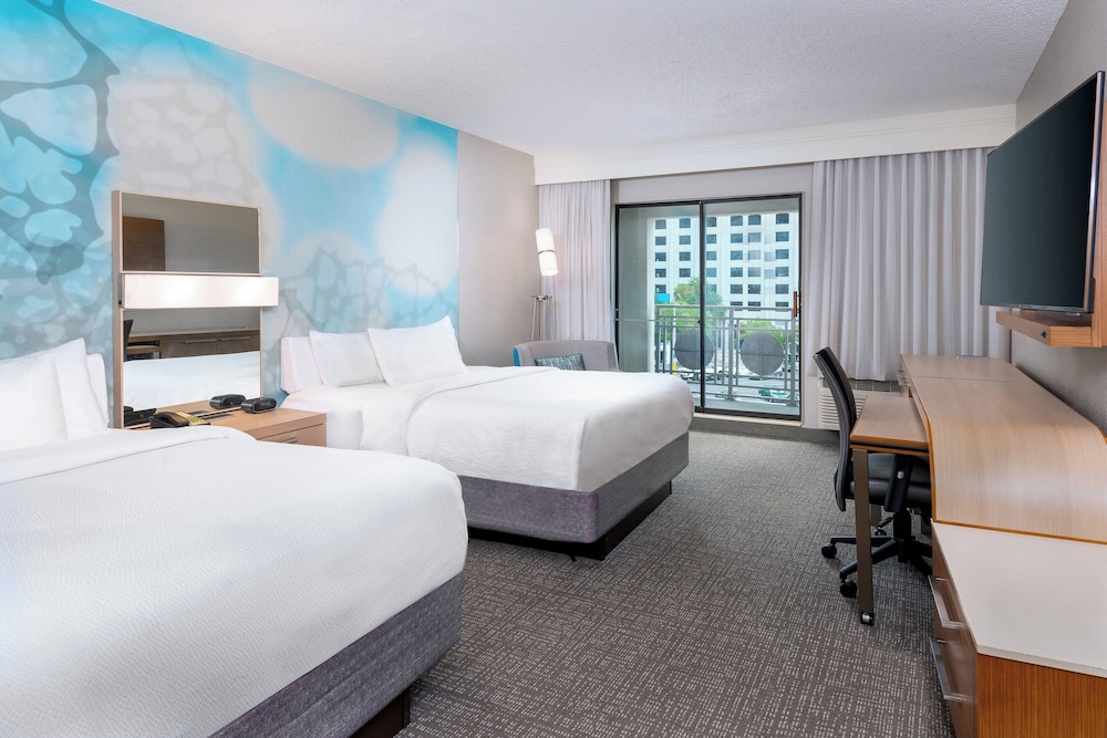 Room, 2 Queen Beds (Mobility Accessible, Tub) photo 3