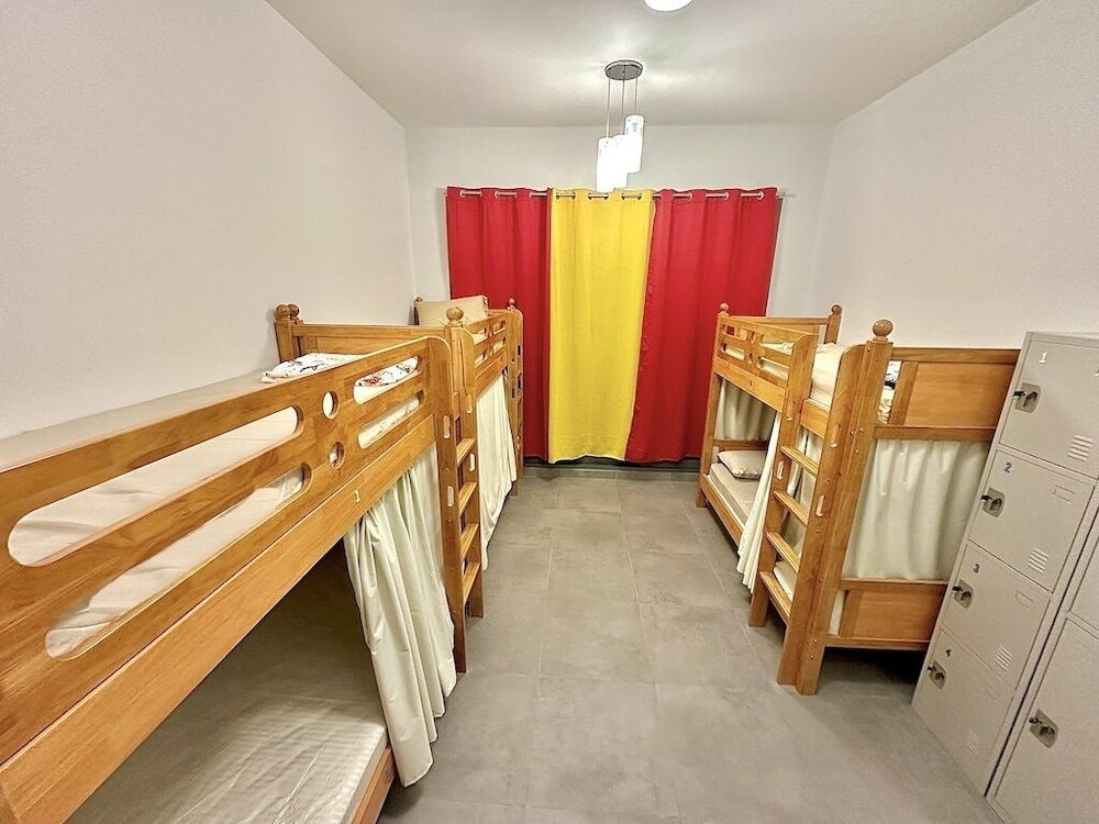Executive Shared Dormitory, Women only, Bay View photo 2