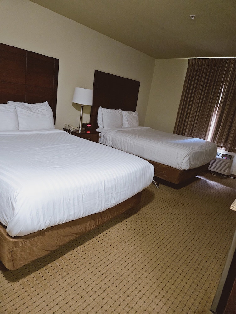 Standard Room, 2 Queen Beds, Non Smoking - Photo 1