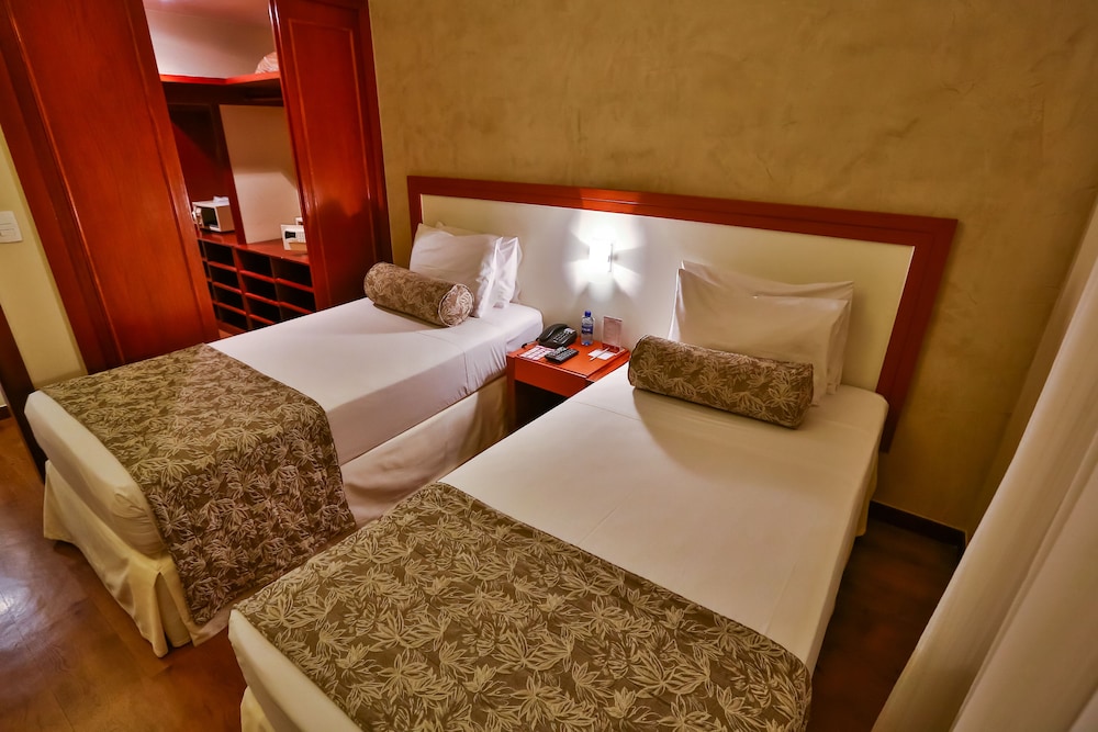 Deluxe Suite (2 camas solteiro e 1 sofá-cama casal) - Photo 3