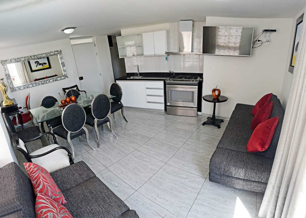 Family Suite, 2 Bedrooms, 2 Bathrooms, Pool View photo 1