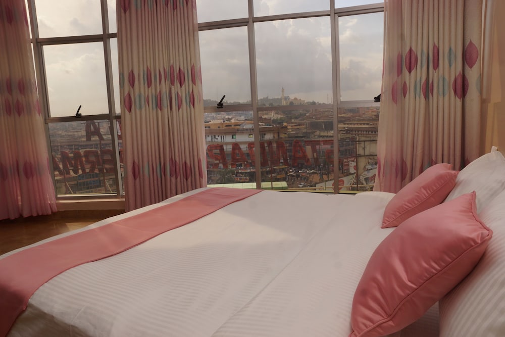 Deluxe Room (Family)