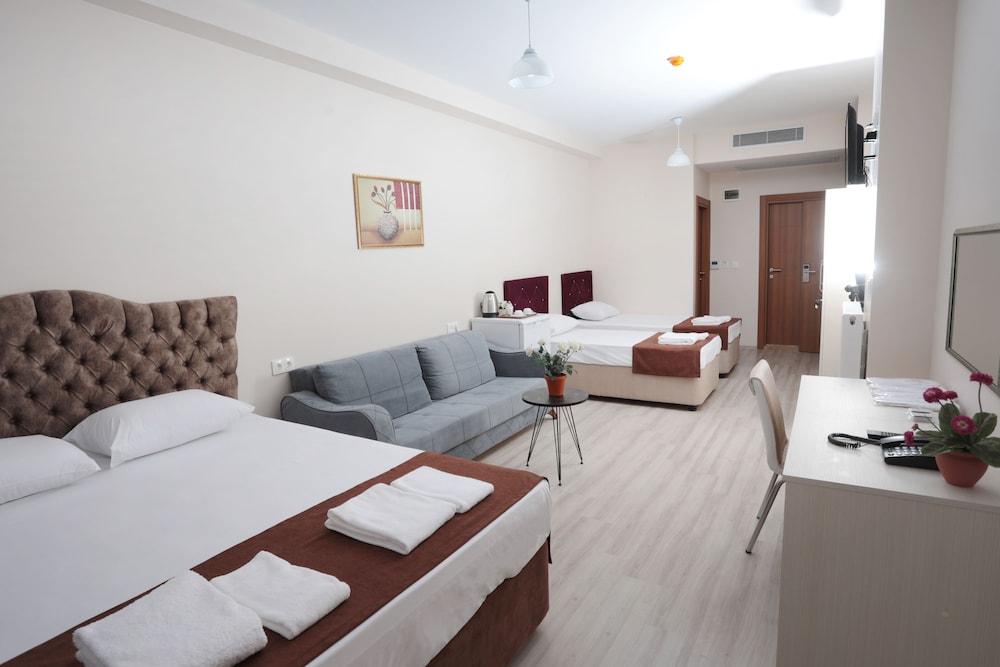 Grand Quadruple Room