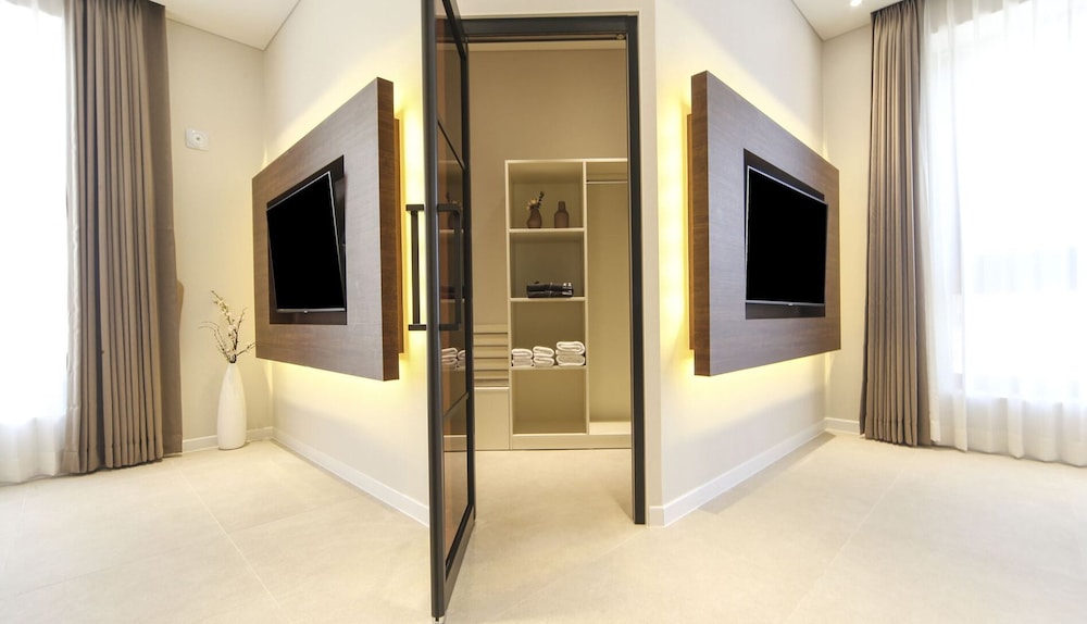 Suite - Photo 2