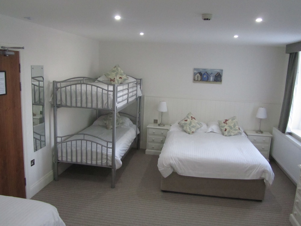 Family Quadruple Room photo 2
