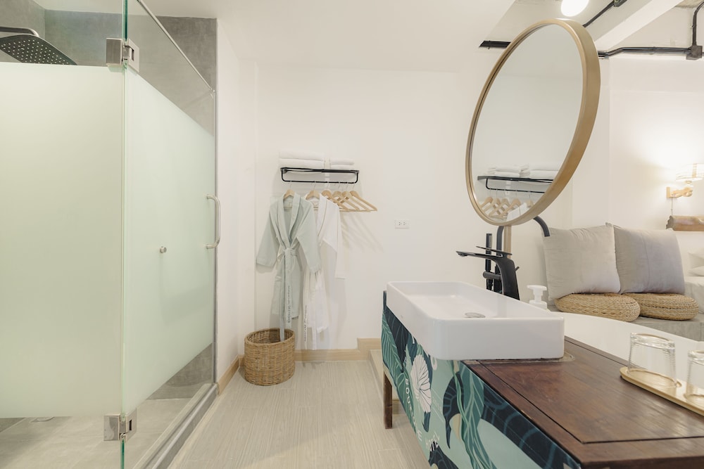 Premium Double Room, Non Smoking, Bathtub photo 3