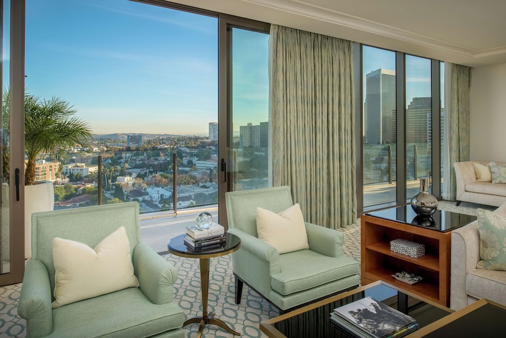 Suite, 1 King Bed, Non Smoking (GOVERNOR)