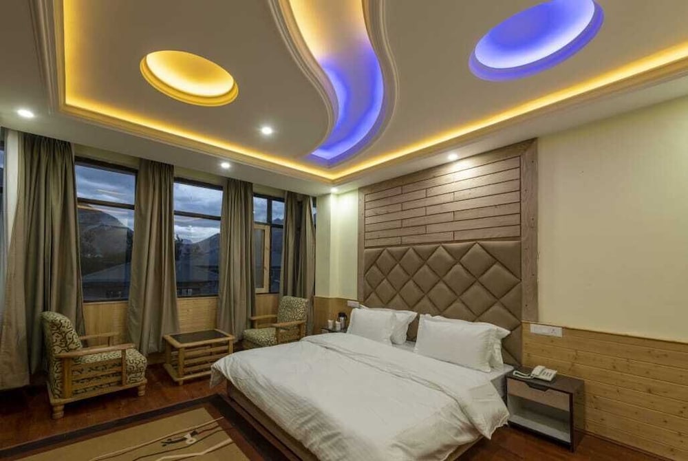 Executive Room - Photo 6