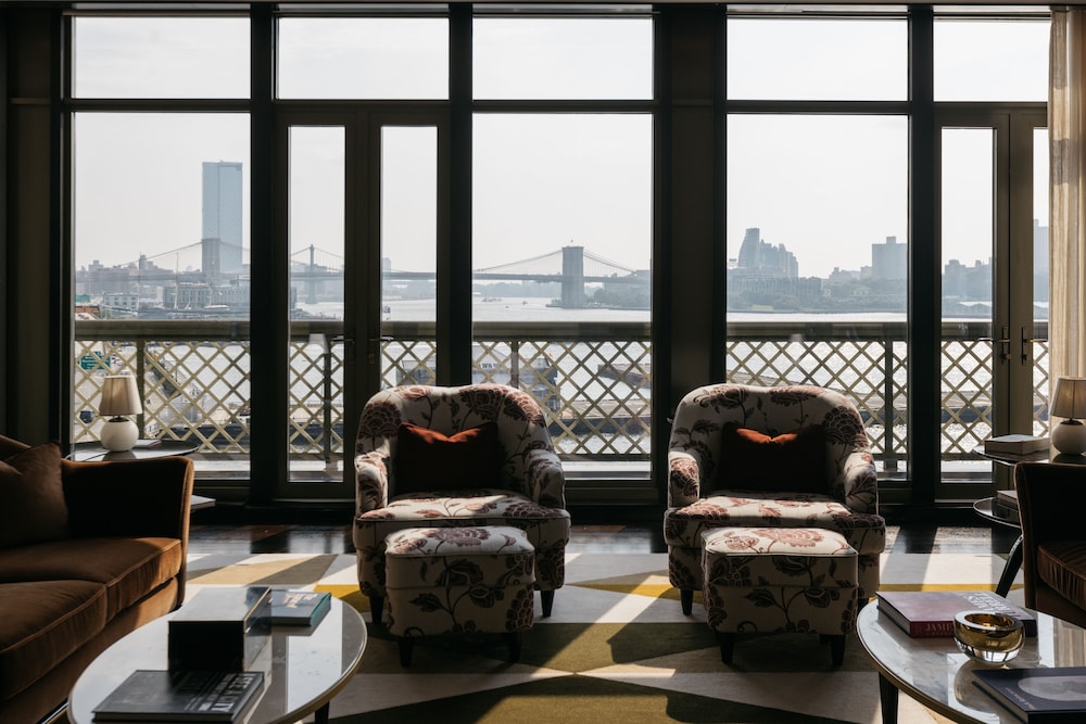 Presidential Suite, Terrace (Roebling)