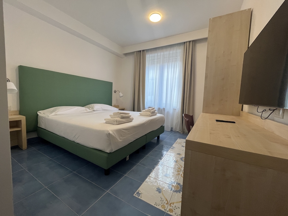 Classic Double or Twin Room - Photo 1