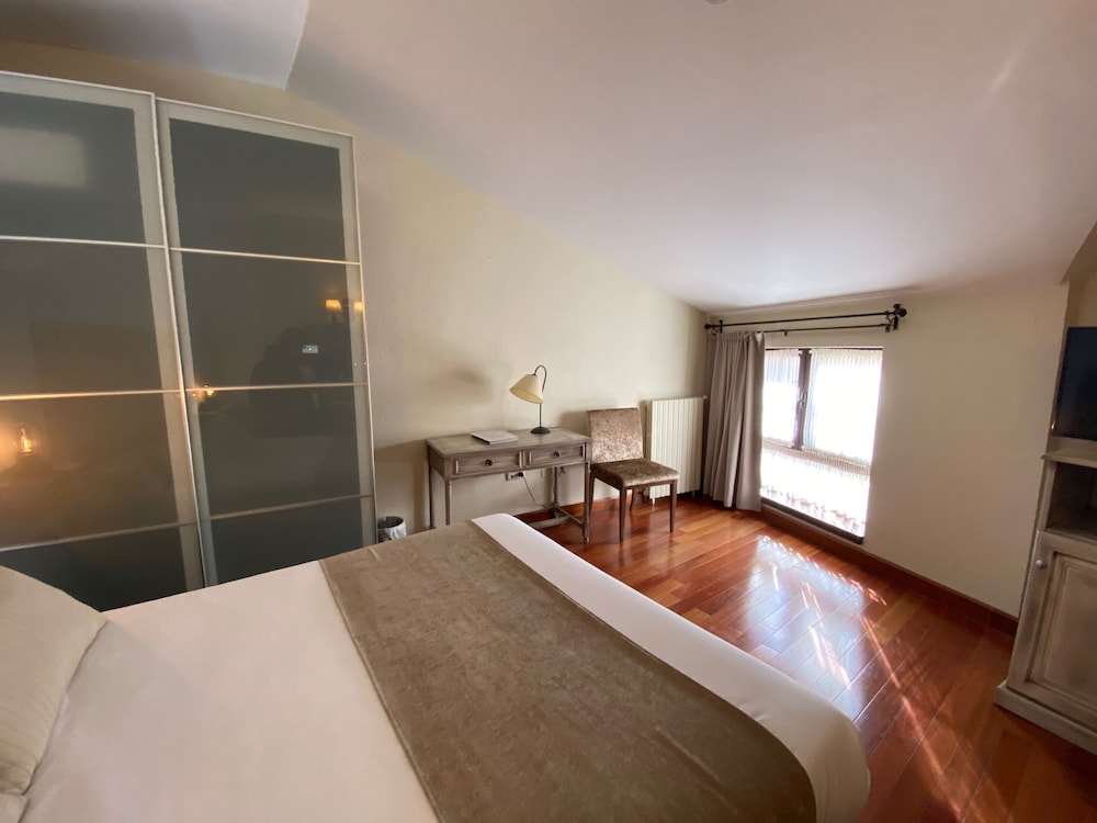 Economy Double Room photo 2