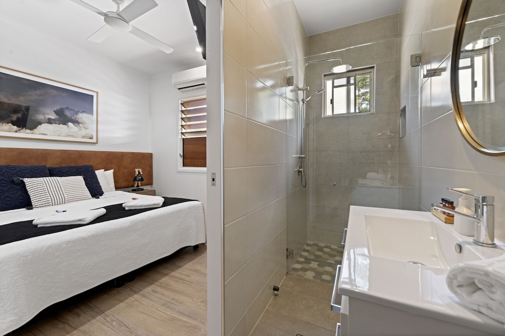 Luxury Villa, 2 Bedrooms photo 3