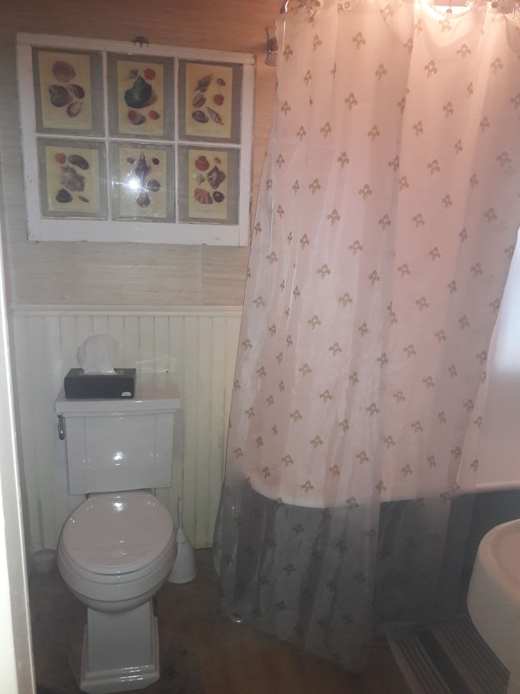 Suite, Private Bathroom (Ensuite (Room 1)) photo 2