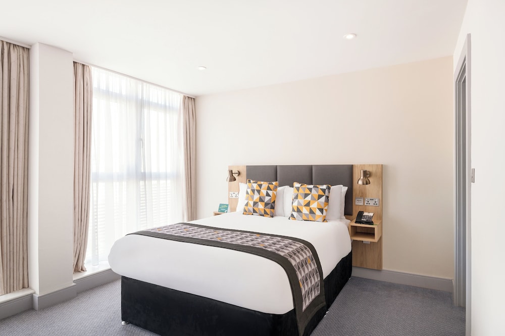 Standard Room, 1 Double Bed, Accessible - Photo 1