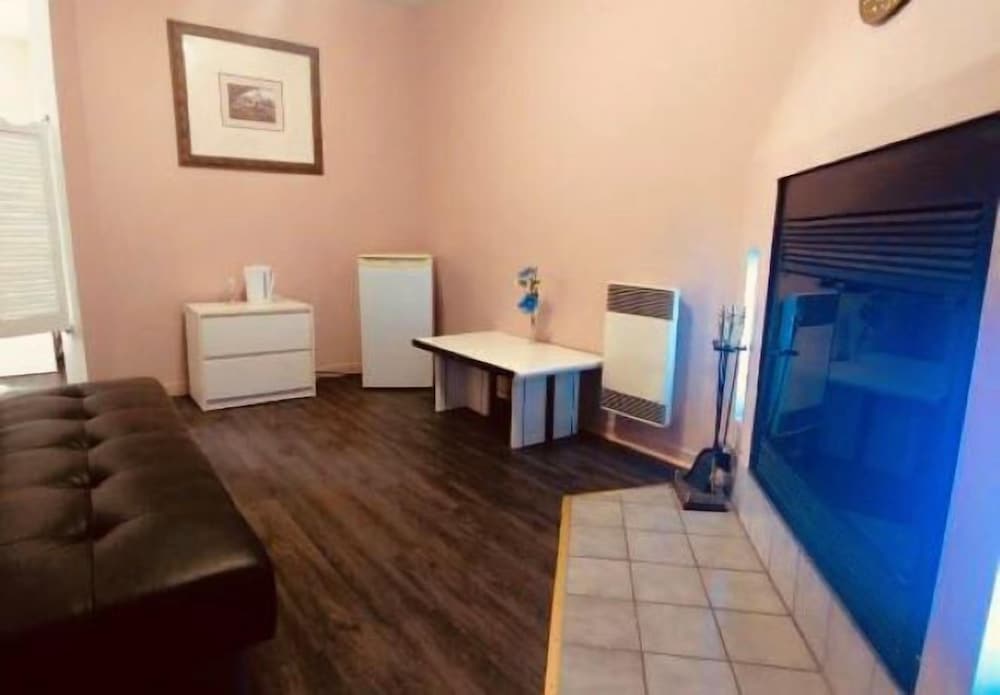 Deluxe Suite, 1 King Bed with Sofa bed, Jetted Tub (Fireplace) photo 2