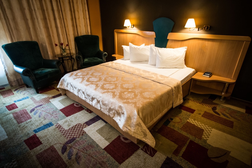 Business Double or Twin Room, 1 Double Bed - Photo 1
