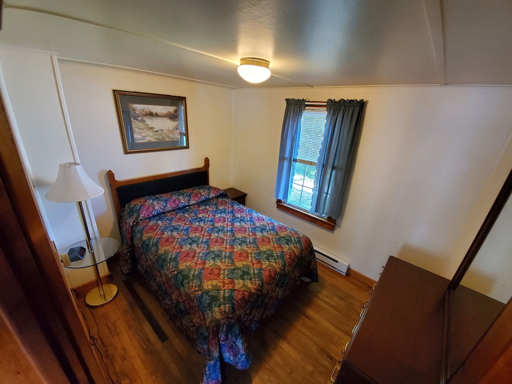 Standard Cabin, Lake View