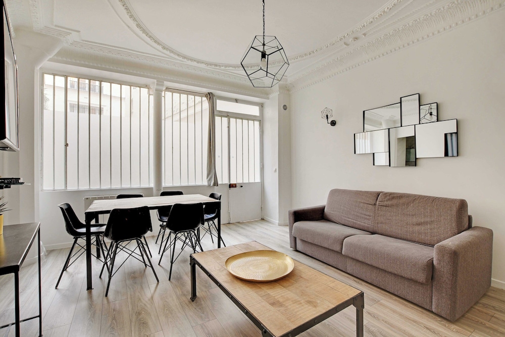 Apartment photo 1