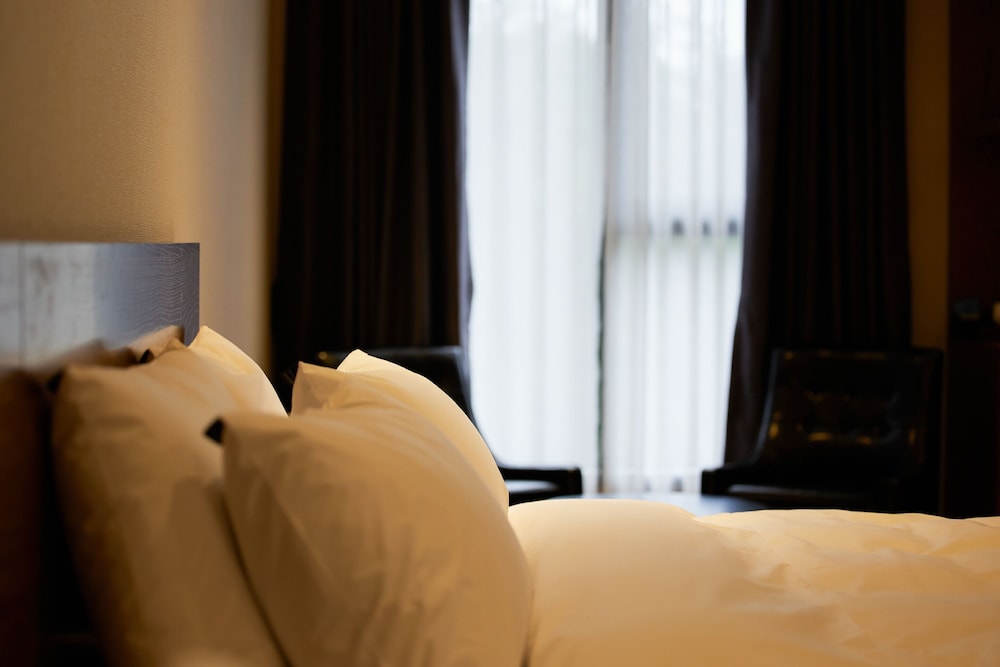 Premium Suite - Photo 5