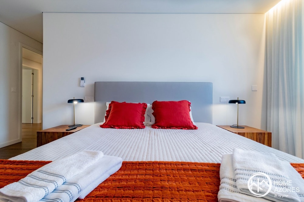 Premium Residence, 2 Bedrooms, Garden View (Coliseu B1)
