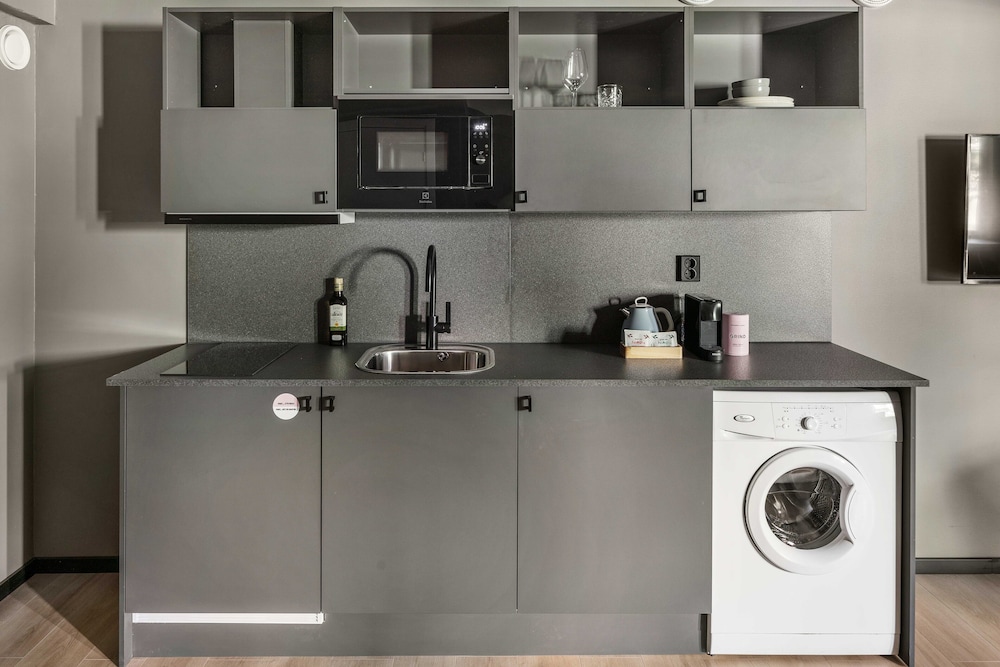 XL Studio, Kitchenette, Sofa Bed thumbnail 6