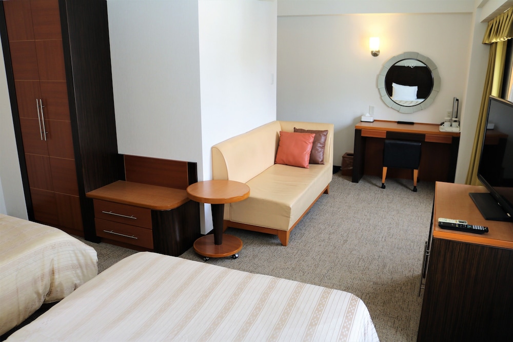 Premium Twin Room, Non Smoking - Photo 4