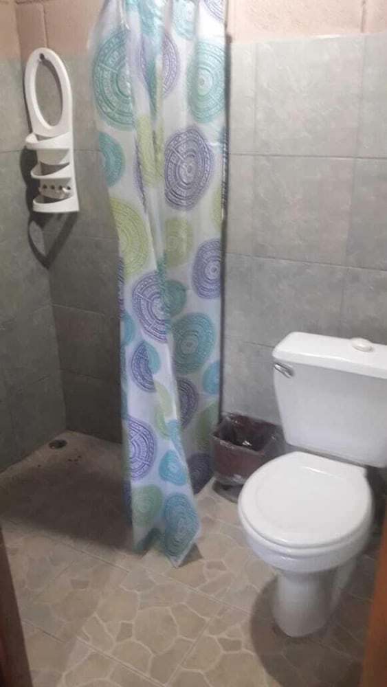Habitación Triple Con Baño Y Abanico ( Laura ) photo 3