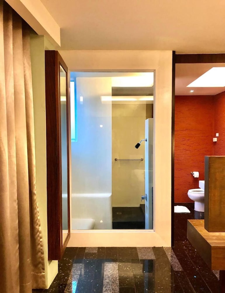 Superior suite photo 2