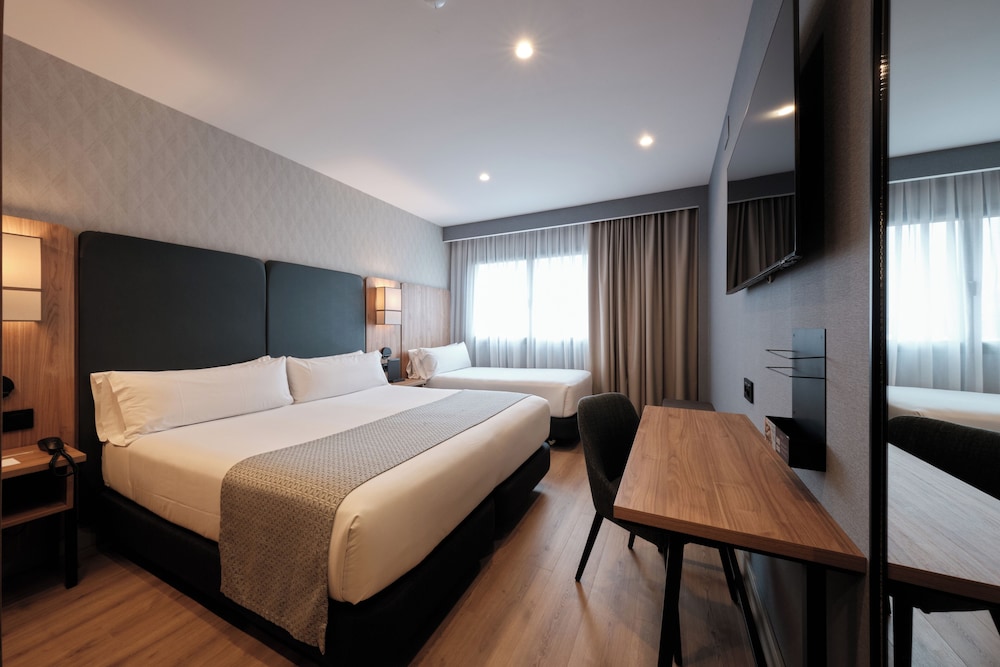 Premium Triple Room