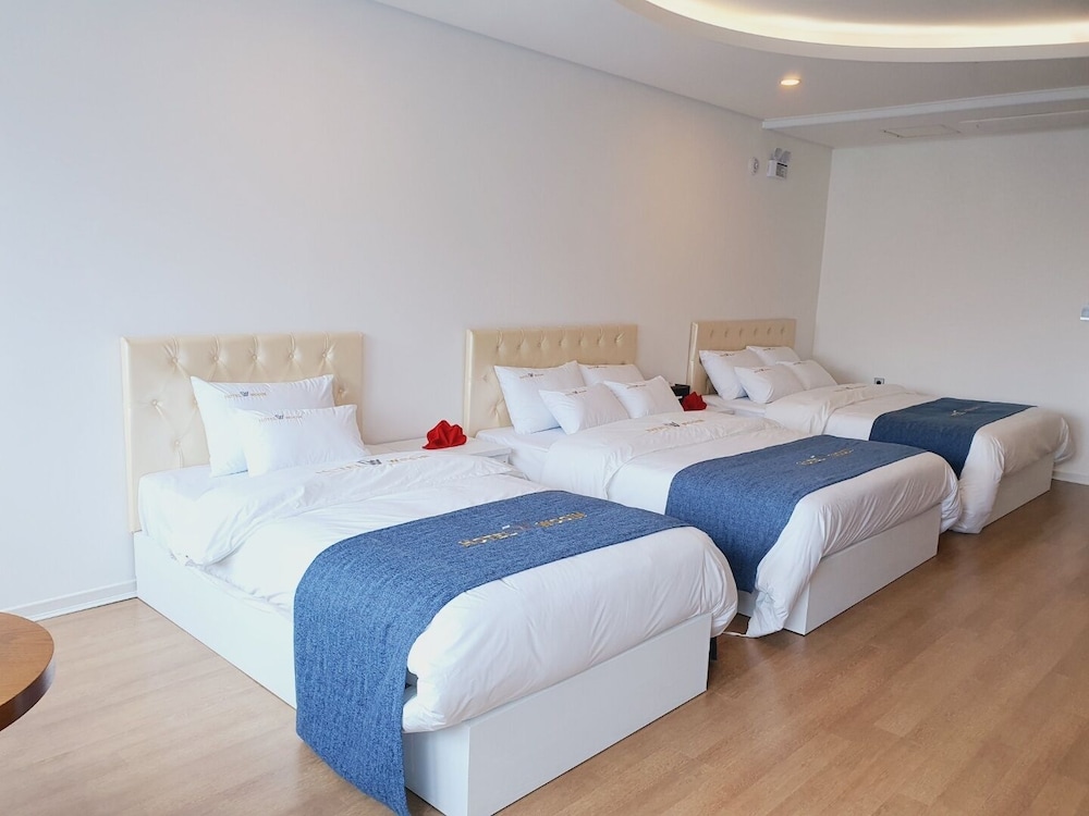 Deluxe Triple Room - Photo 6