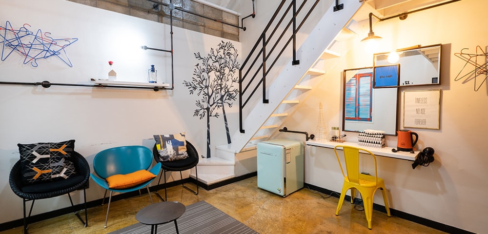 Duplex, 1 Bedroom (Red Pop / Orange Pop) - Photo 15