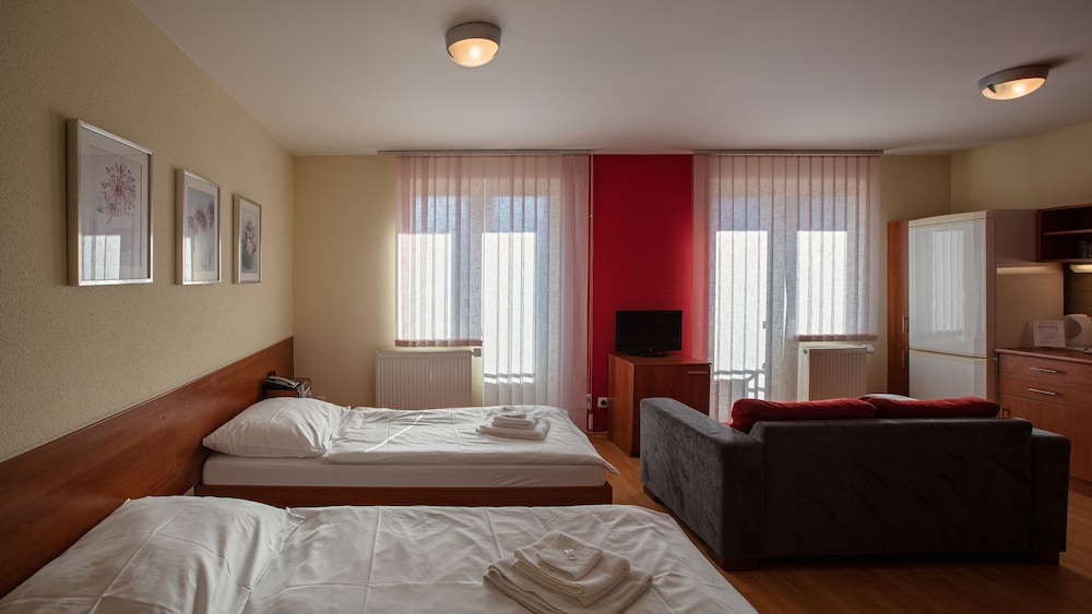 Comfort Double or Twin Room, 1 Bedroom, Kitchenette photo 3