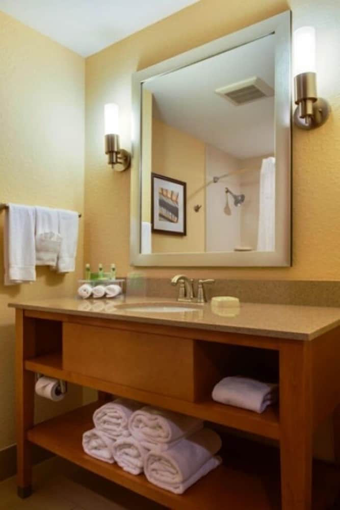 Suite, Multiple Beds - Photo 3