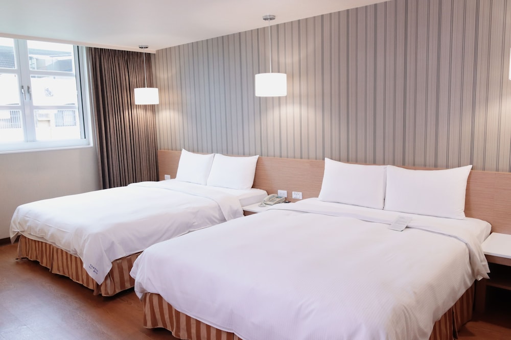 Business Quadruple Room photo 3