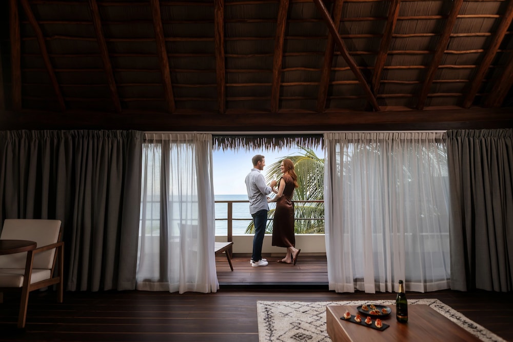 Casa Zamna Ocean Front Presidential Suite King Bed