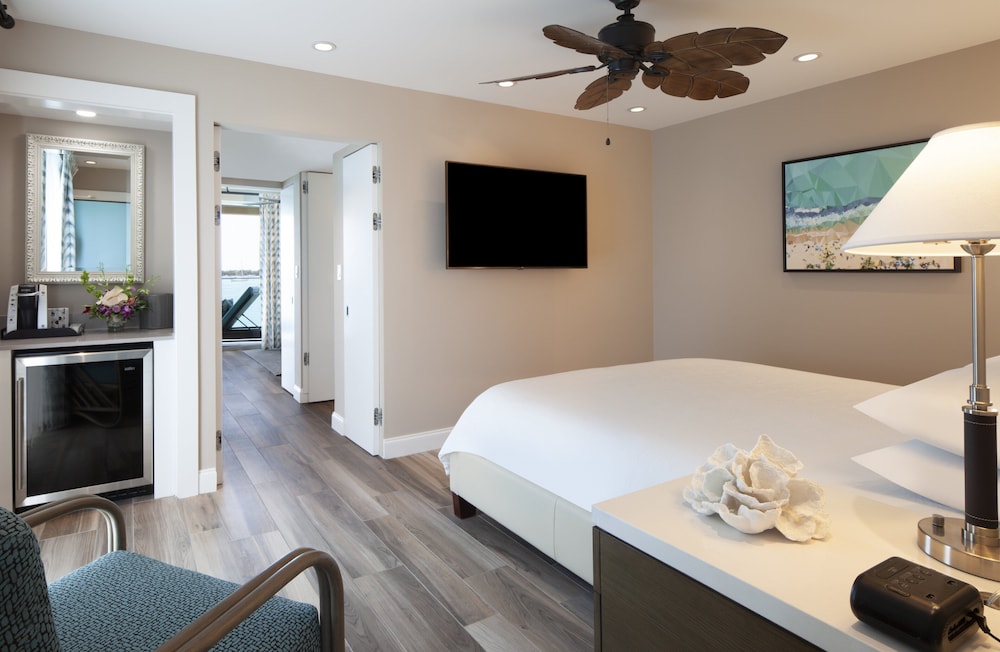 Suite (Dockside) - Photo 1