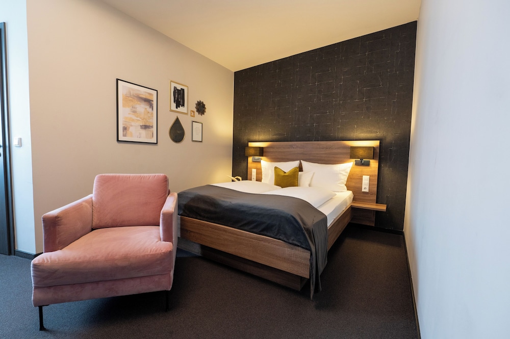 Deluxe Double Room, Non Smoking - Photo 7