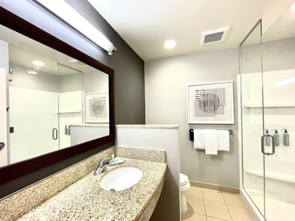 Room, Multiple Beds - Photo 6