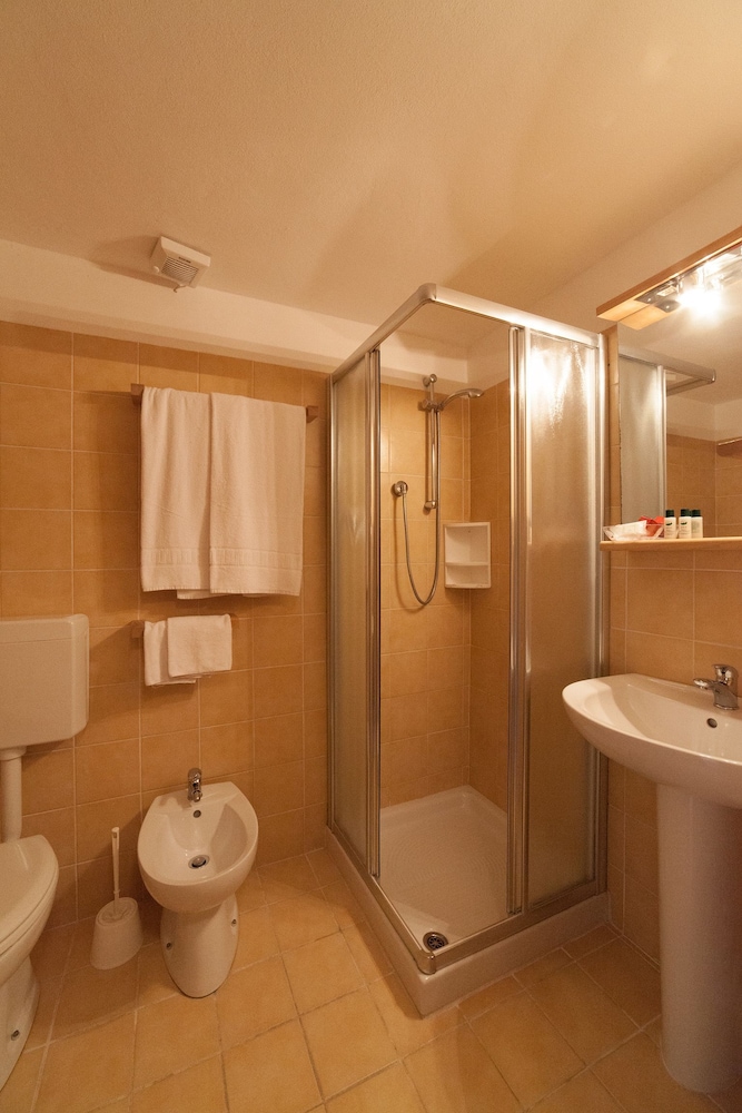 Quadruple Room photo 2