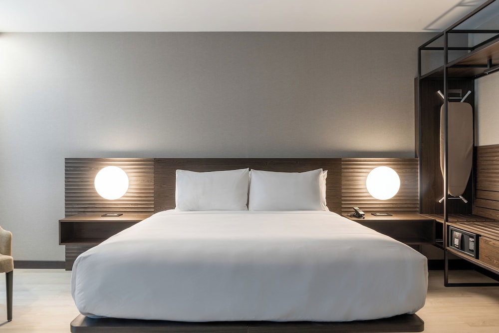 Room, 1 King Bed, Balcony (View)