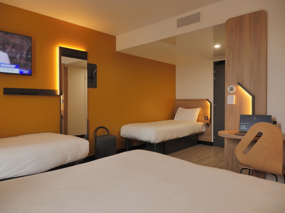 Classic Quadruple Room