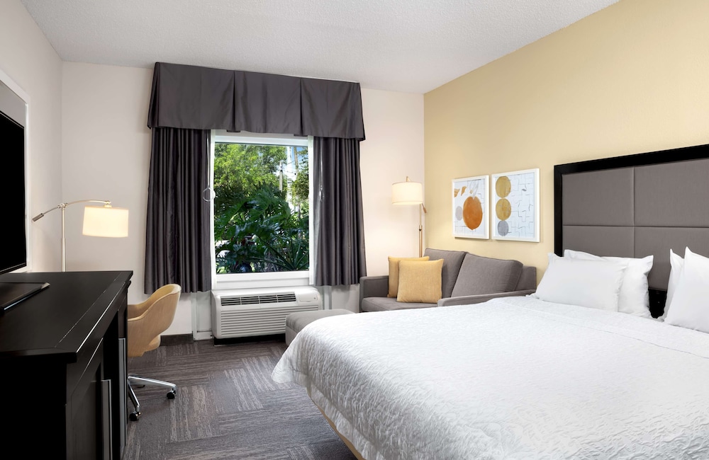 Room, 1 King Bed, Accessible, Non Smoking - Photo 2