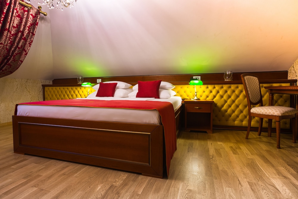 Presidential Studio Suite