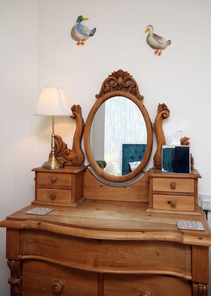 Superior Double Room, Ensuite - Photo 7