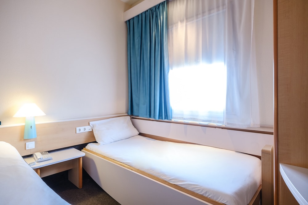 Standard Double Room, Multiple Beds